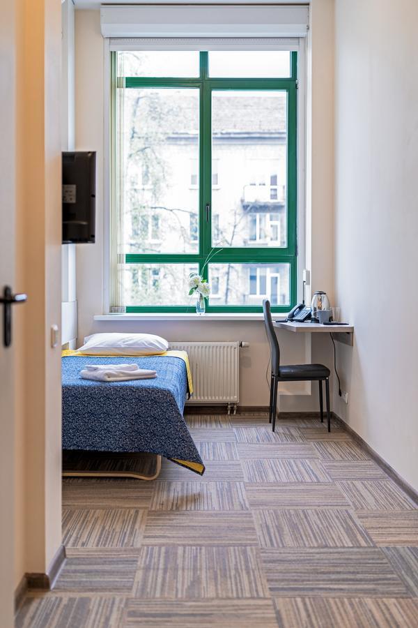 Hotel Simple Plus Вилнюс Екстериор снимка